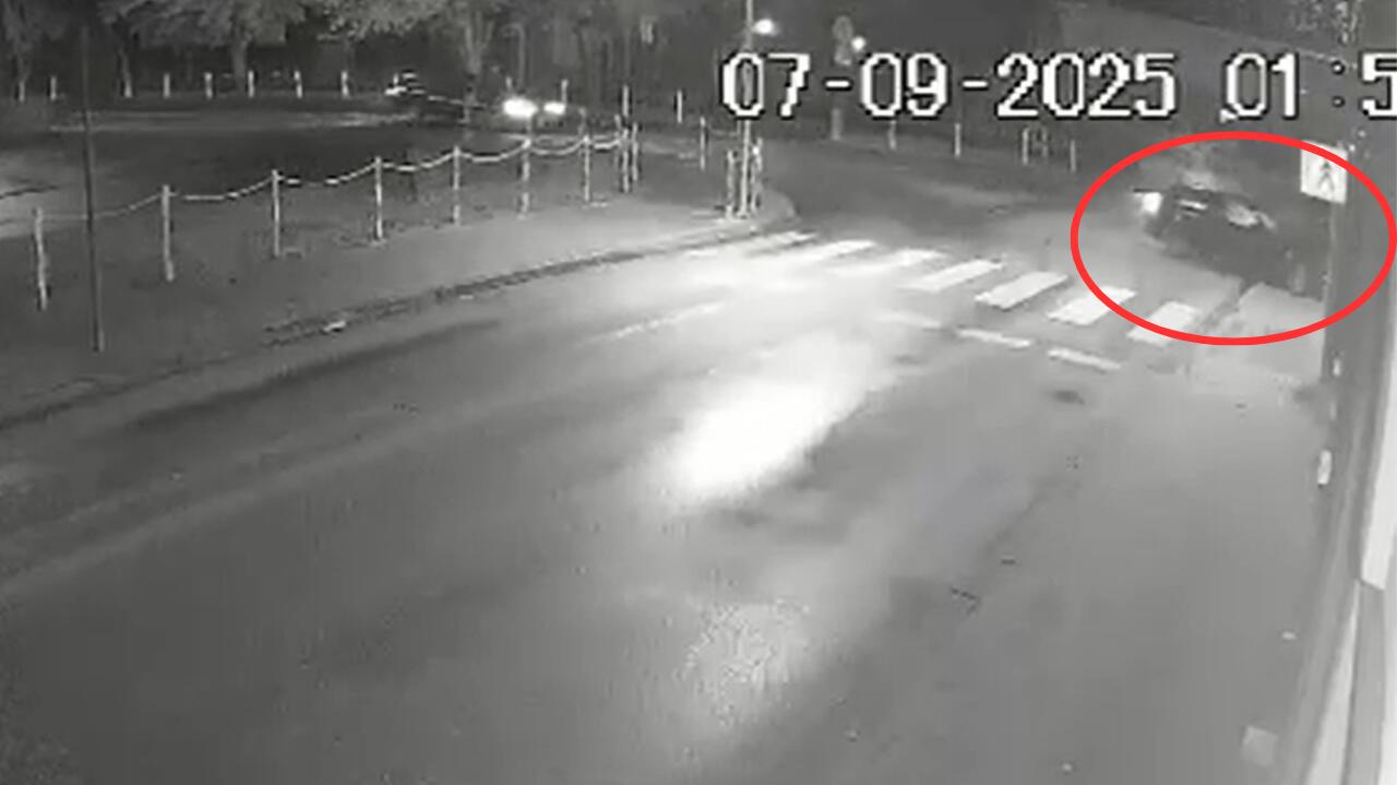 Nocny rajd po mieście zakończył na ścianie. Nagranie