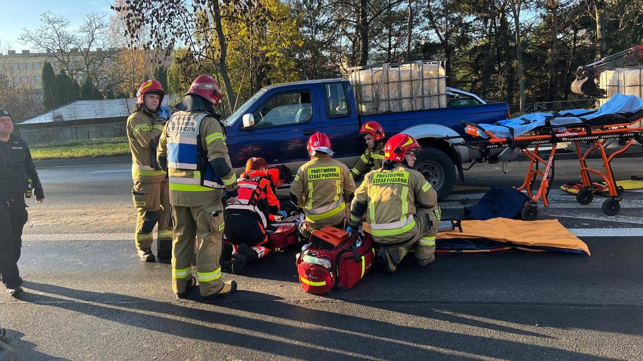 Nastolatki potrącone na przejściu dla pieszych