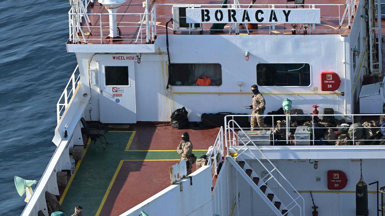 Francuscy żołnierze weszli na pokład tankowca z floty cieni