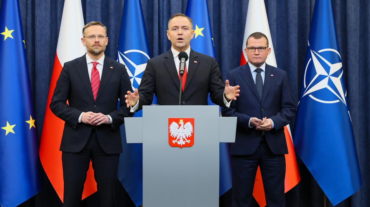 "Prezydentura konfrontacyjna, ale w głupi sposób". Petru: Nawrocki wali na oślep