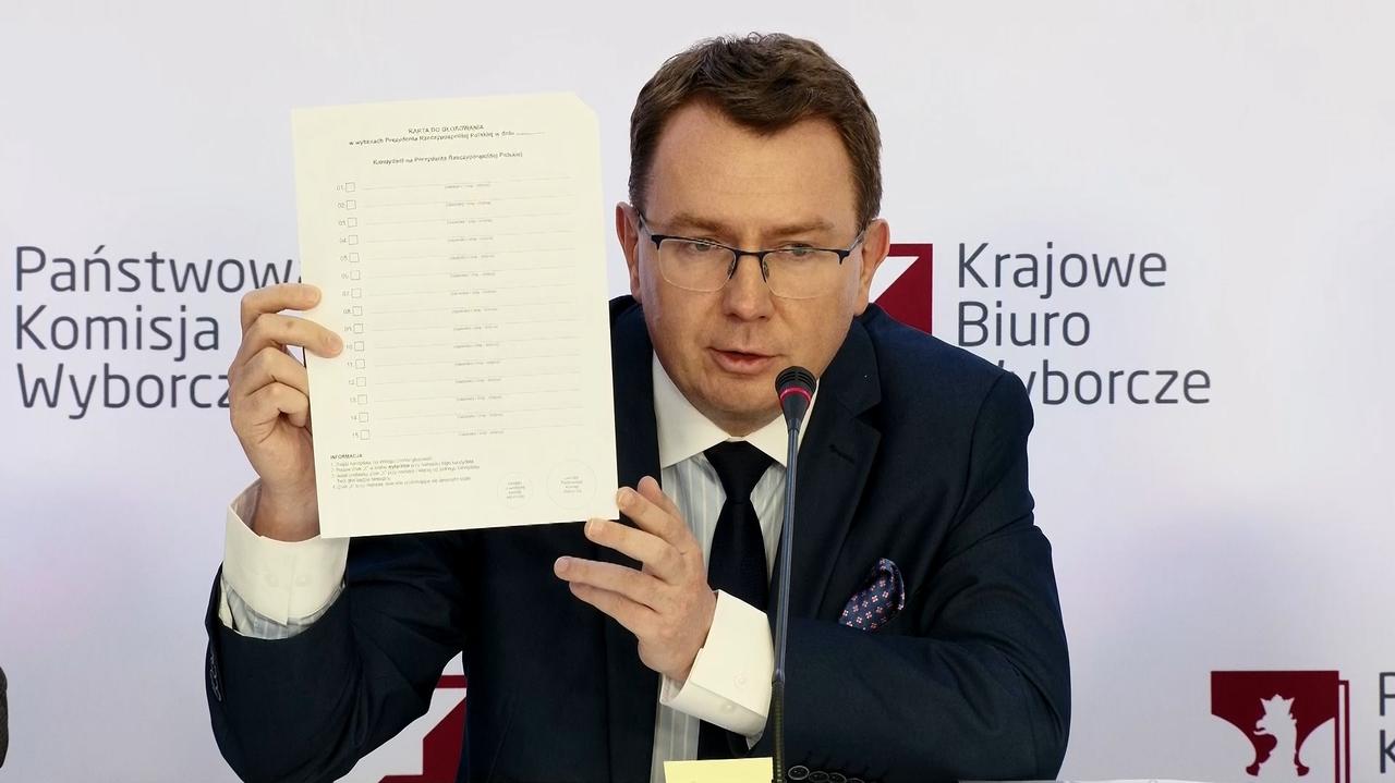 Wybory prezydenckie 2025. Komisja wyjaśnia różnice między kartami do głosowania