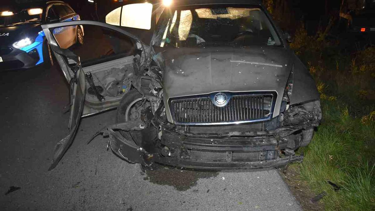 Zderzenie trzech aut, nie żyje jeden z kierowców