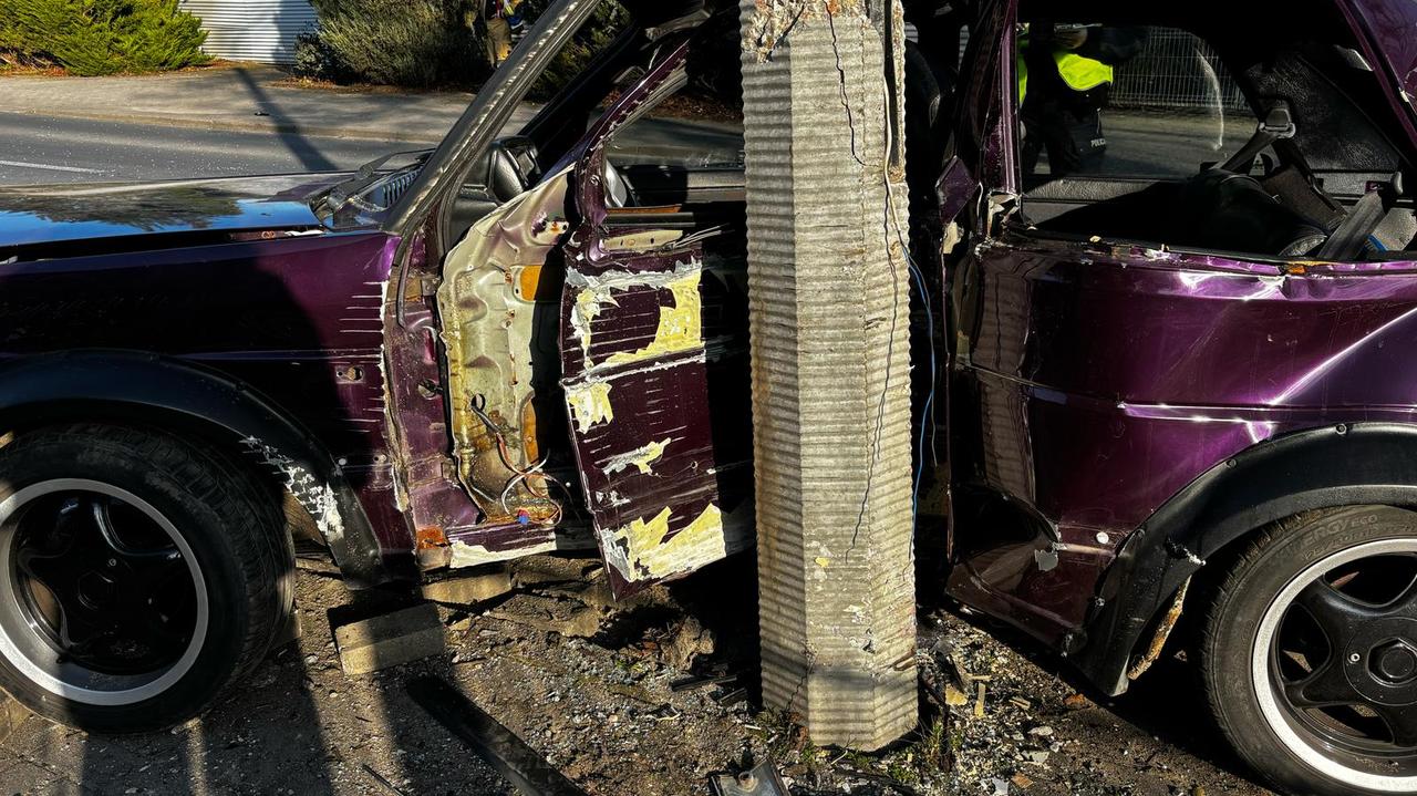 Tragiczny wypadek. 17-latek wjechał w latarnię, nie żyje