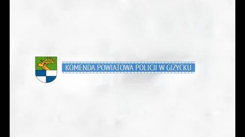 Kierująca chciała skrócić sobie drogę do pracy, przejechała przez kładkę 