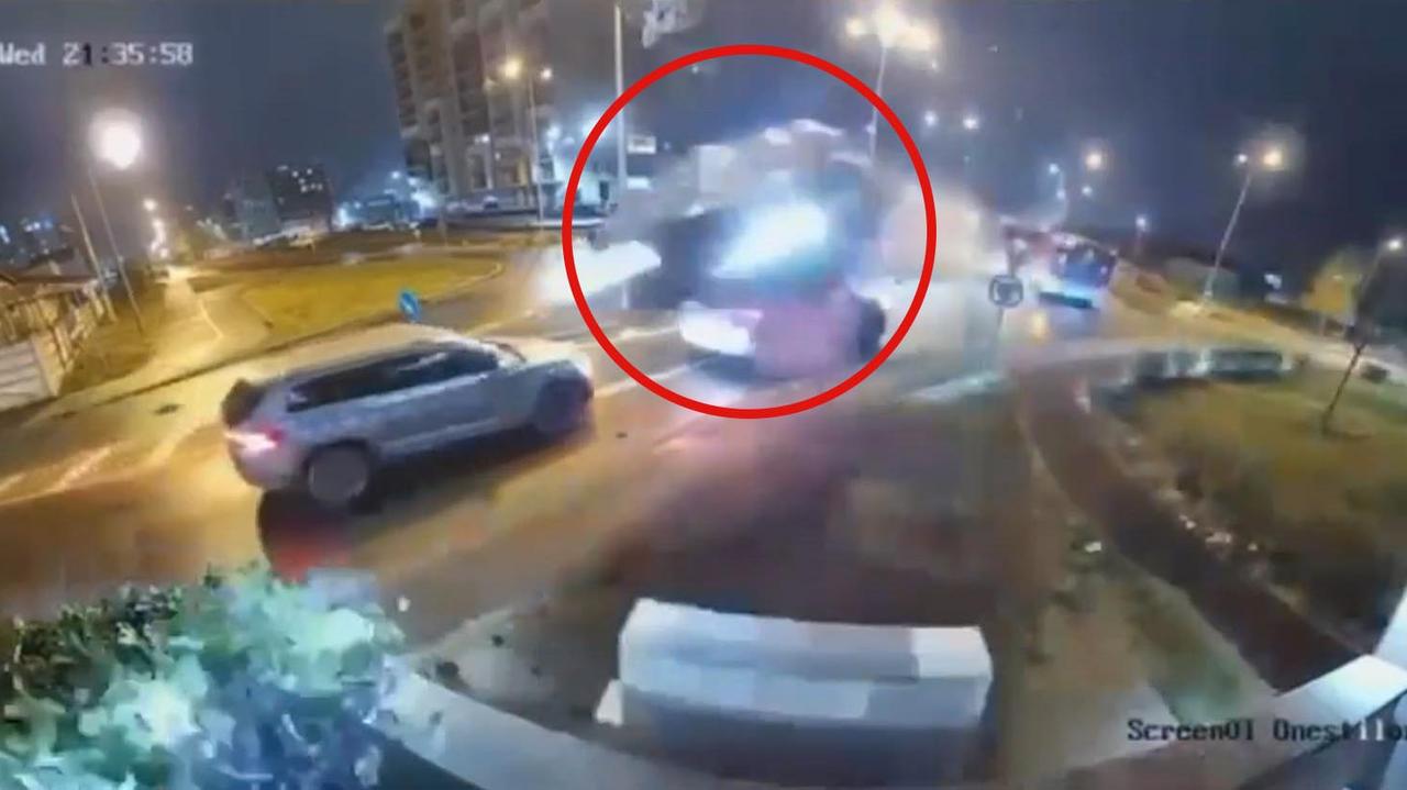 Wzbił się w powietrze i przeleciał nad rondem