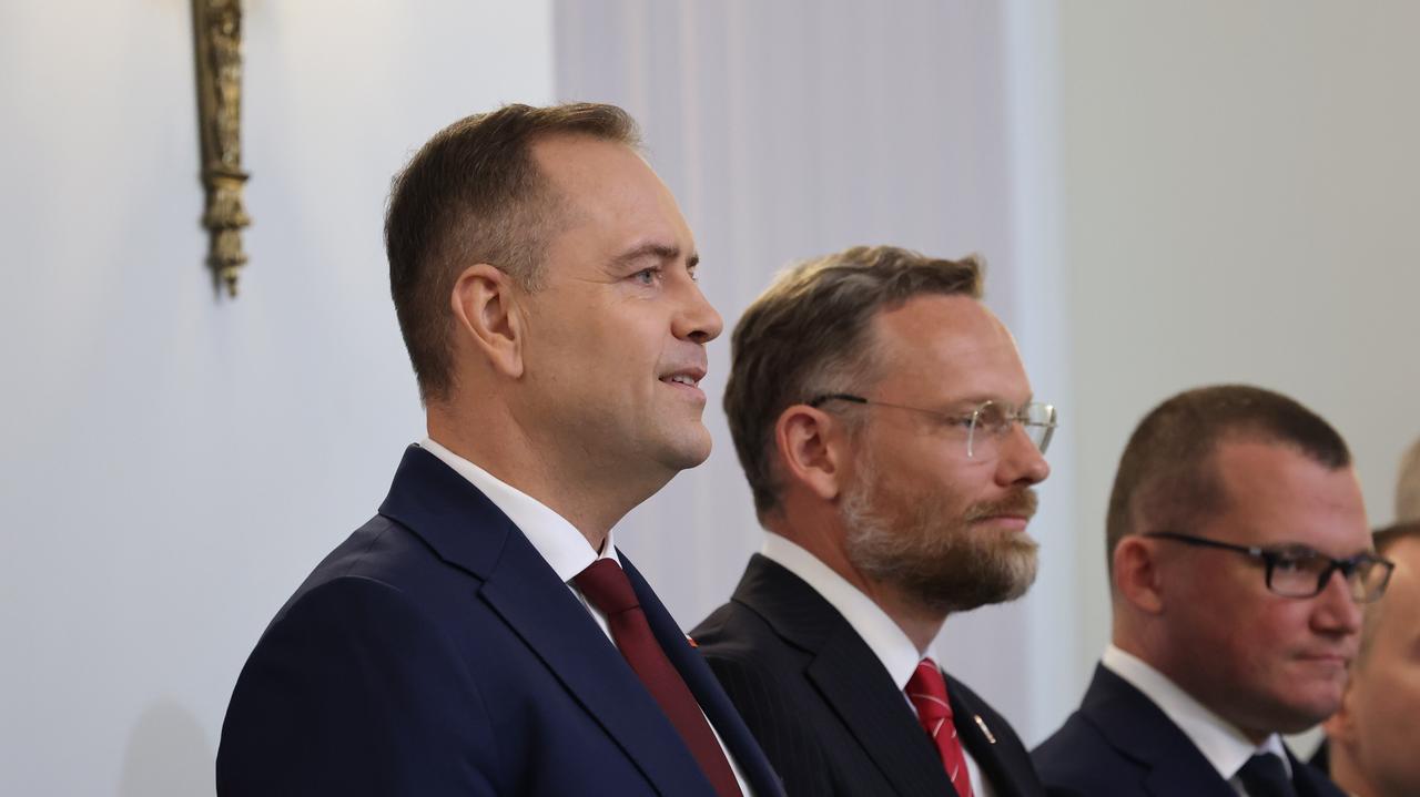 Nawrocki nie leci. Poseł o tłumaczeniach: wszyscy wiemy, iż tak nie jest