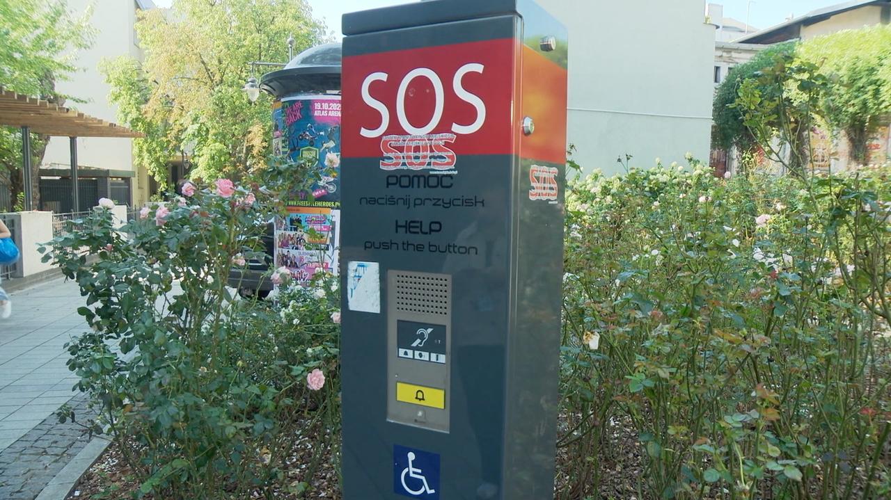 Przyciski SOS w Łodzi sprawdzają się. "W dzisiejszych czasach jest to potrzebne"