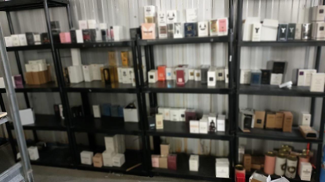 Podróbki perfum i kosmetyków warte 25 milionów złotych. Trzech zatrzymanych