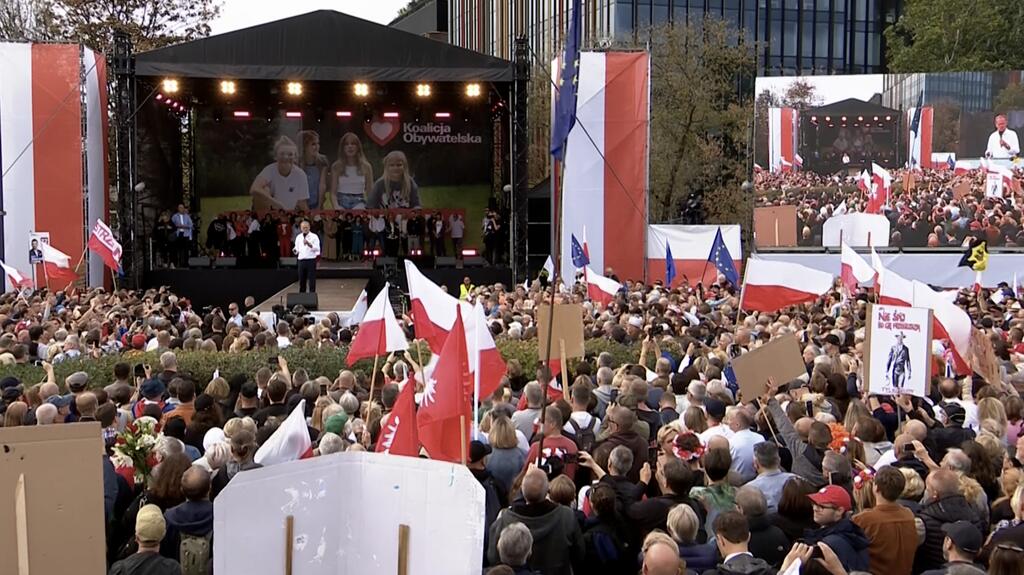 Aktualnie czytasz: Hymn na Marszu Miliona Serc. Tusk: usłyszała go naprawdę cała Warszawa i cała Polska