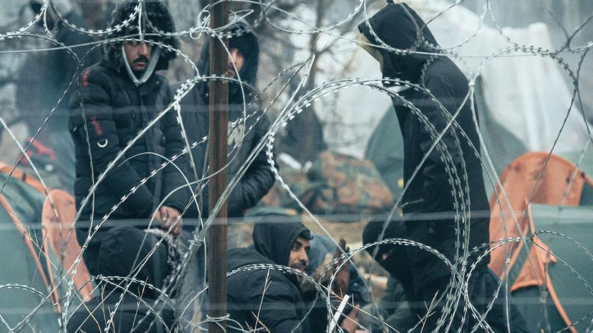Sytuacja w obozie migrantów przy granicy z Polską