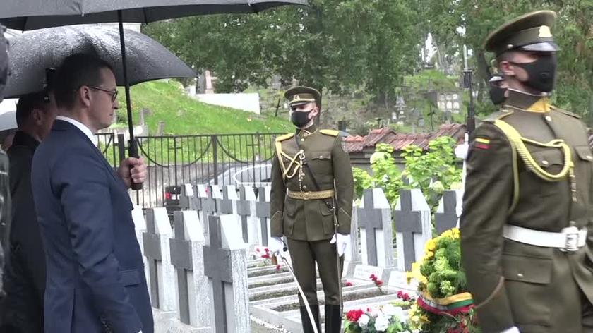 Złożenie kwiatów na Cmentarzu na Rossie