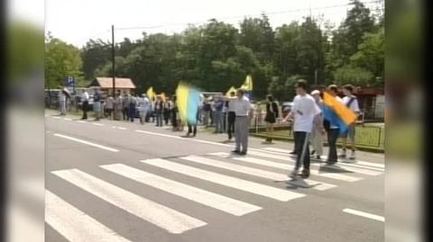 Opolanie protestują przeciwko likwidacji województwa opolskiego (30 maja 1998 r.)