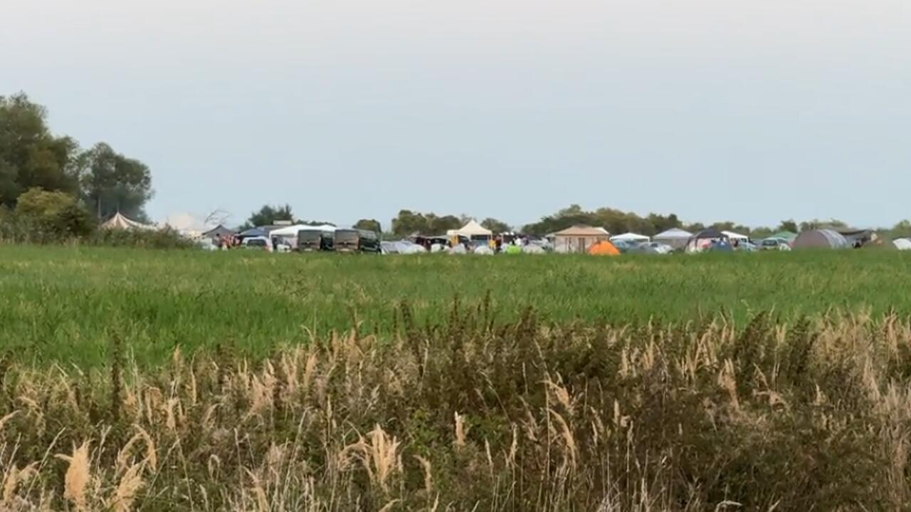 Zgłosili "rodzinne spotkanie", był trzydniowy festiwal muzyki techno. Na obszarze chronionym Natura 2000