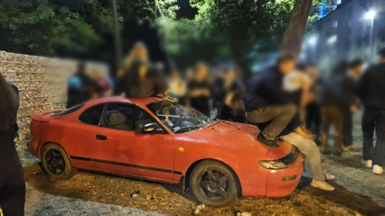 Podczas "dobrej zabawy" zniszczyli auto studentce. "Wystarczyłoby zwykłe przepraszam"