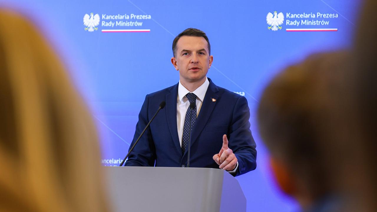 Правительство не сдается. "Власти обязаны действовать в интересах безопасности".