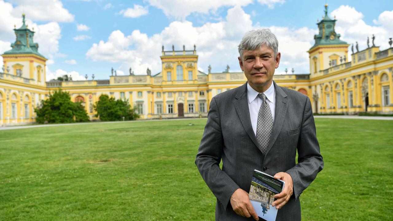 Przez 24 lata rządził Pałacem w Wilanowie. Pogrążyła go impreza techno