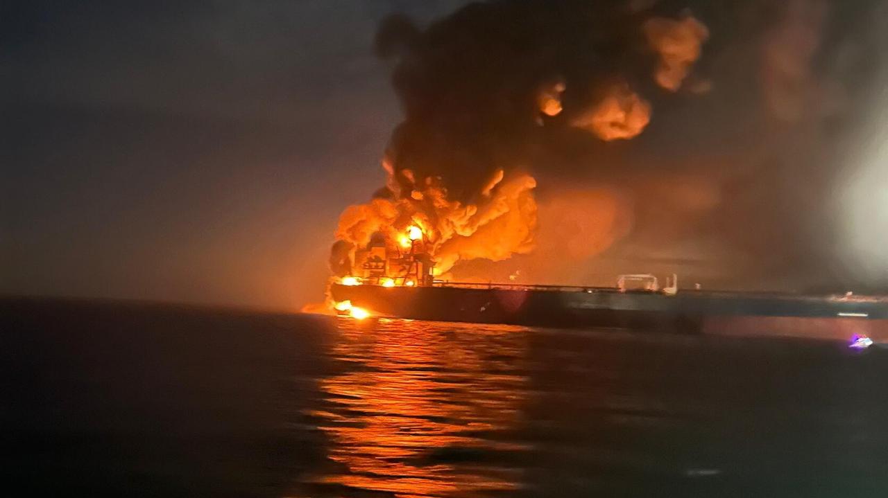 Atak na tankowce rosyjskiej floty cieni. Pokazano nagranie