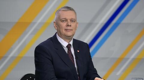 Siemoniak o sondażu: to przez uporządkowanie sceny politycznej