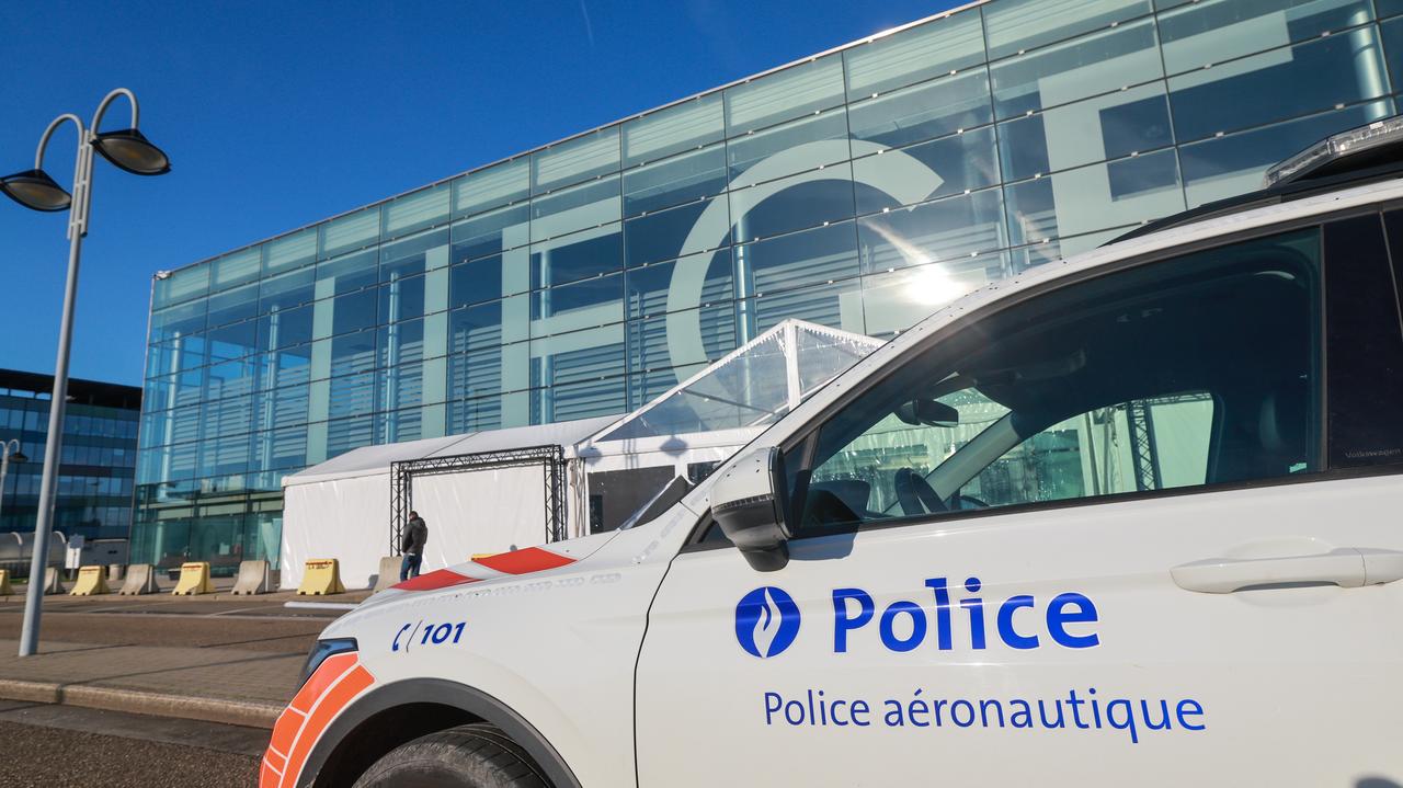 To już coraz częstszy problem w tym kraju. Ruch lotniczy znowu był zawieszony