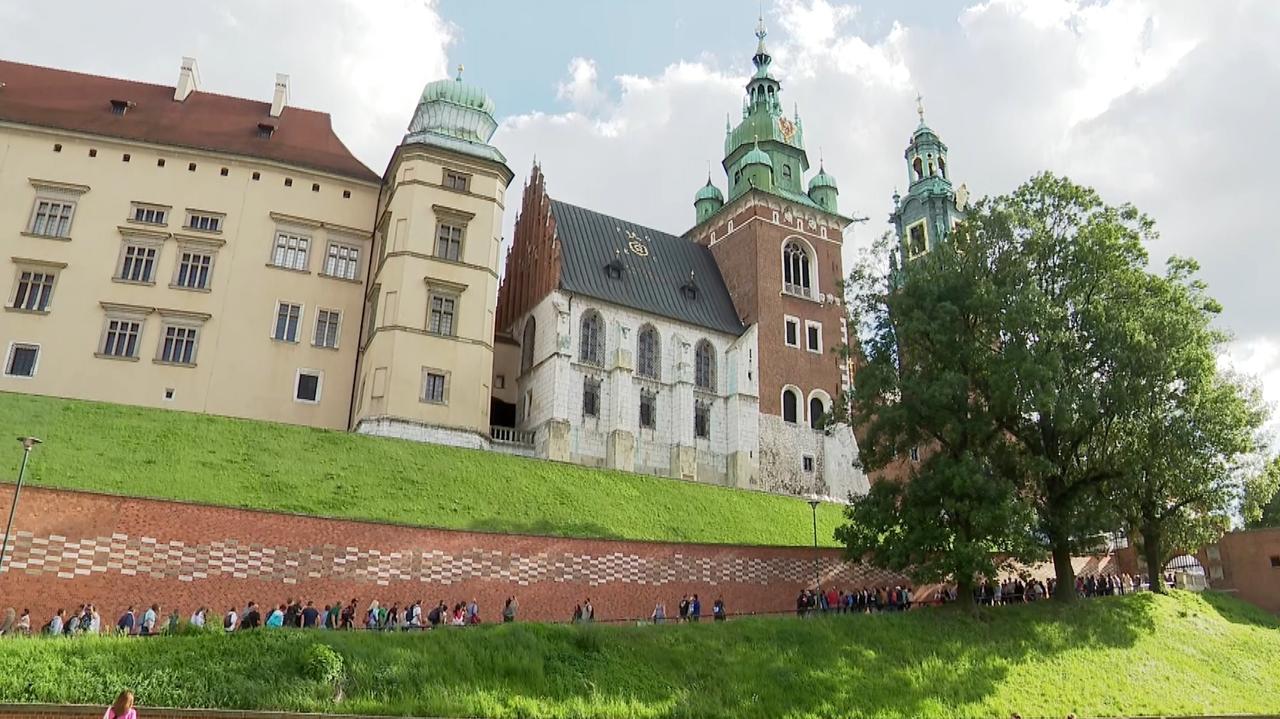 Zaprzysiężenie Karola Nawrockiego. Dzwon "Zygmunt" nie zabił dla prezydenta