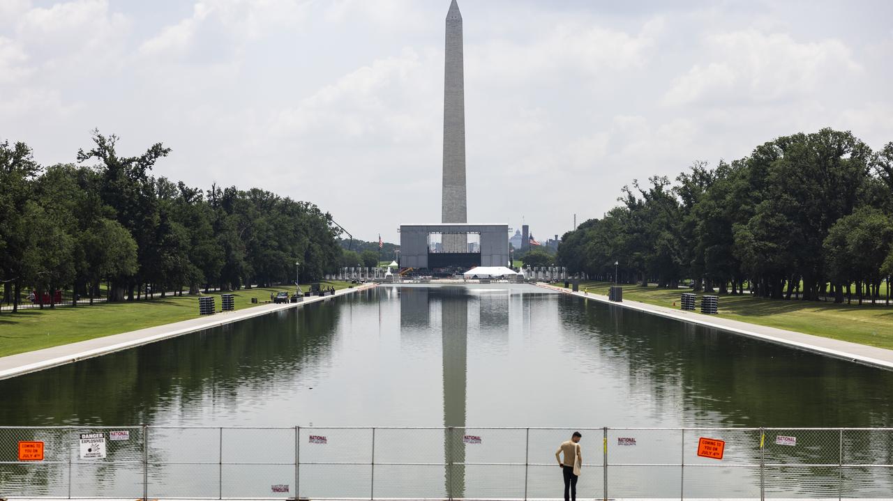 More People Charged with Damaging the Famous Pond. They Allegedly Removed Blue Paint on Purpose