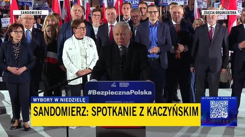 Kaczyński zadaje pytanie na wiecu, tłum zakłopotany