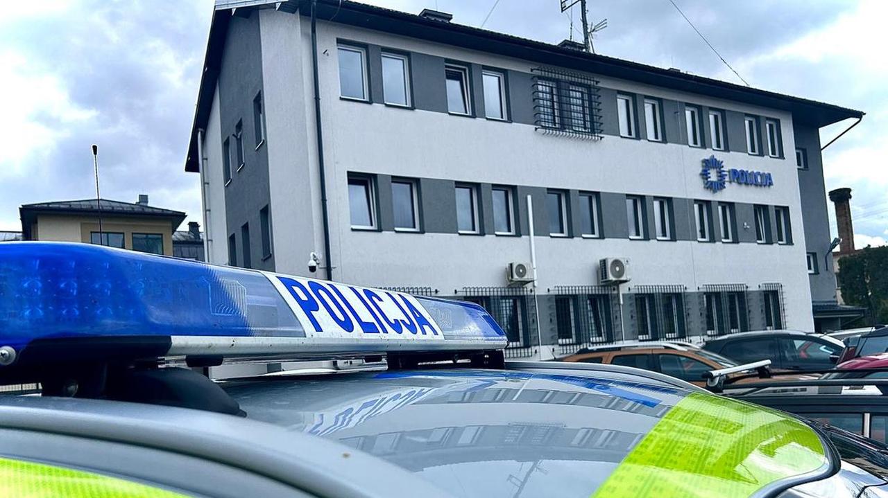 33-latek zmarł w budynku komendy policji, dwaj policjanci oskarżeni