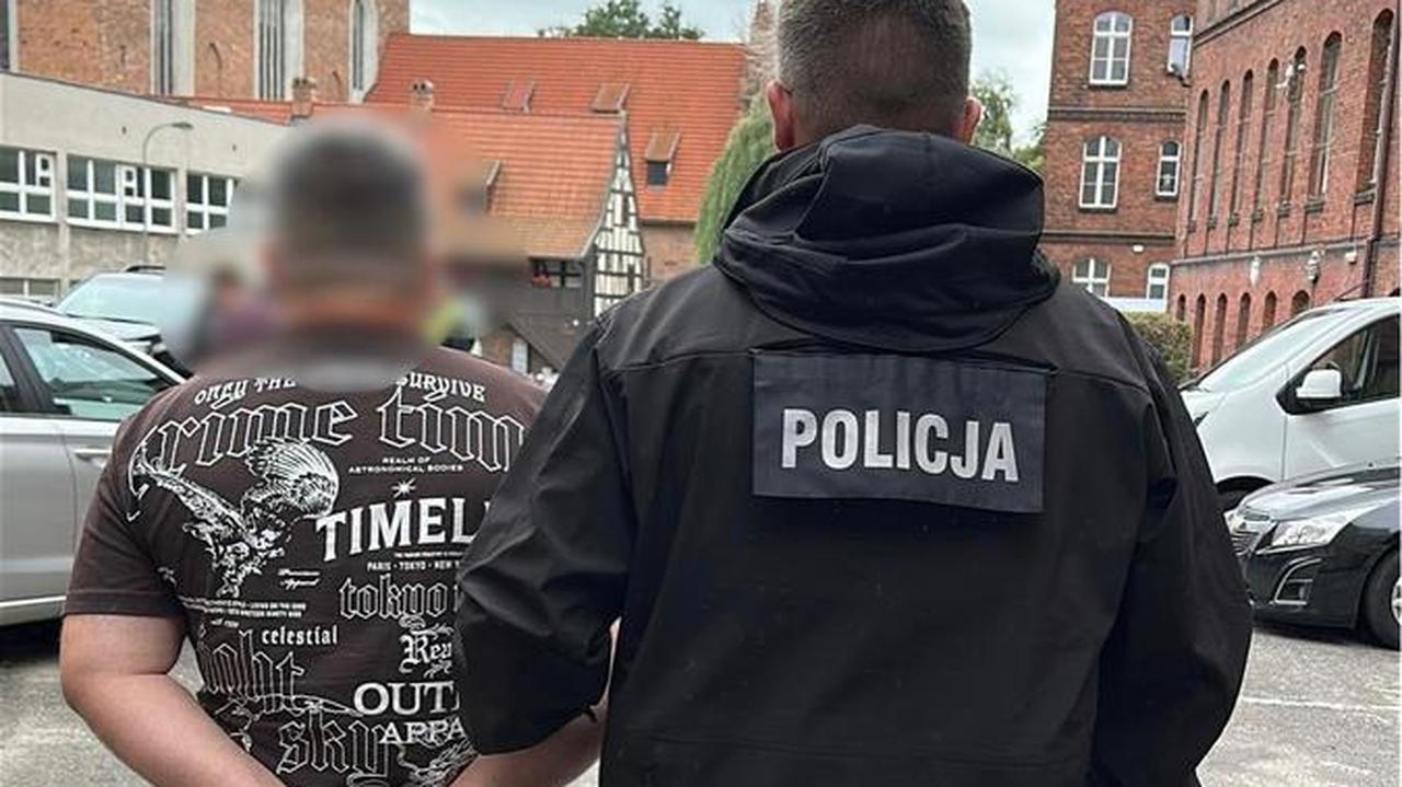 Był poszukiwany od czterech lat. Siedział w aucie stojącym na parkingu