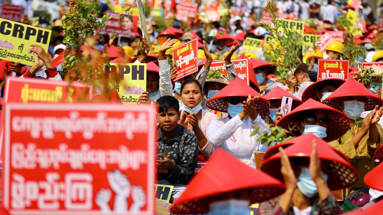 Więzienie za VPN. Budują cyfrowy mur na wzór Chin