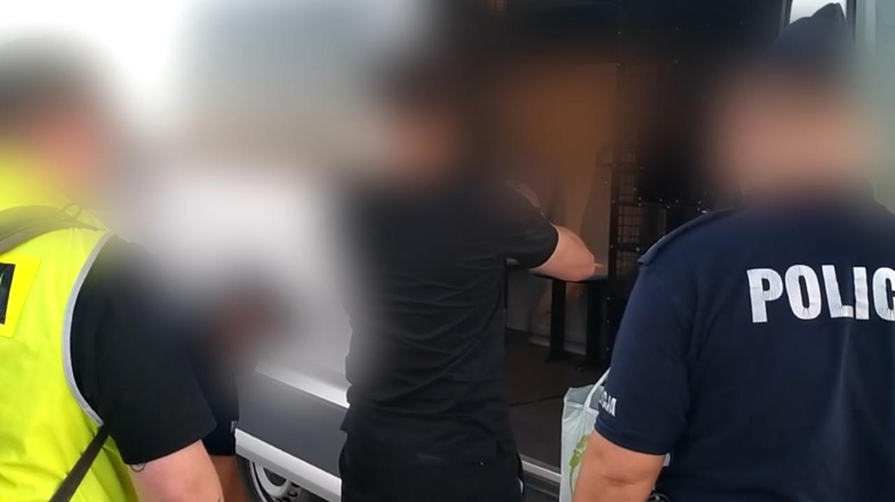 Krępowali, bili pięściami i młotkiem. Skazany ukrywał się 19 lat