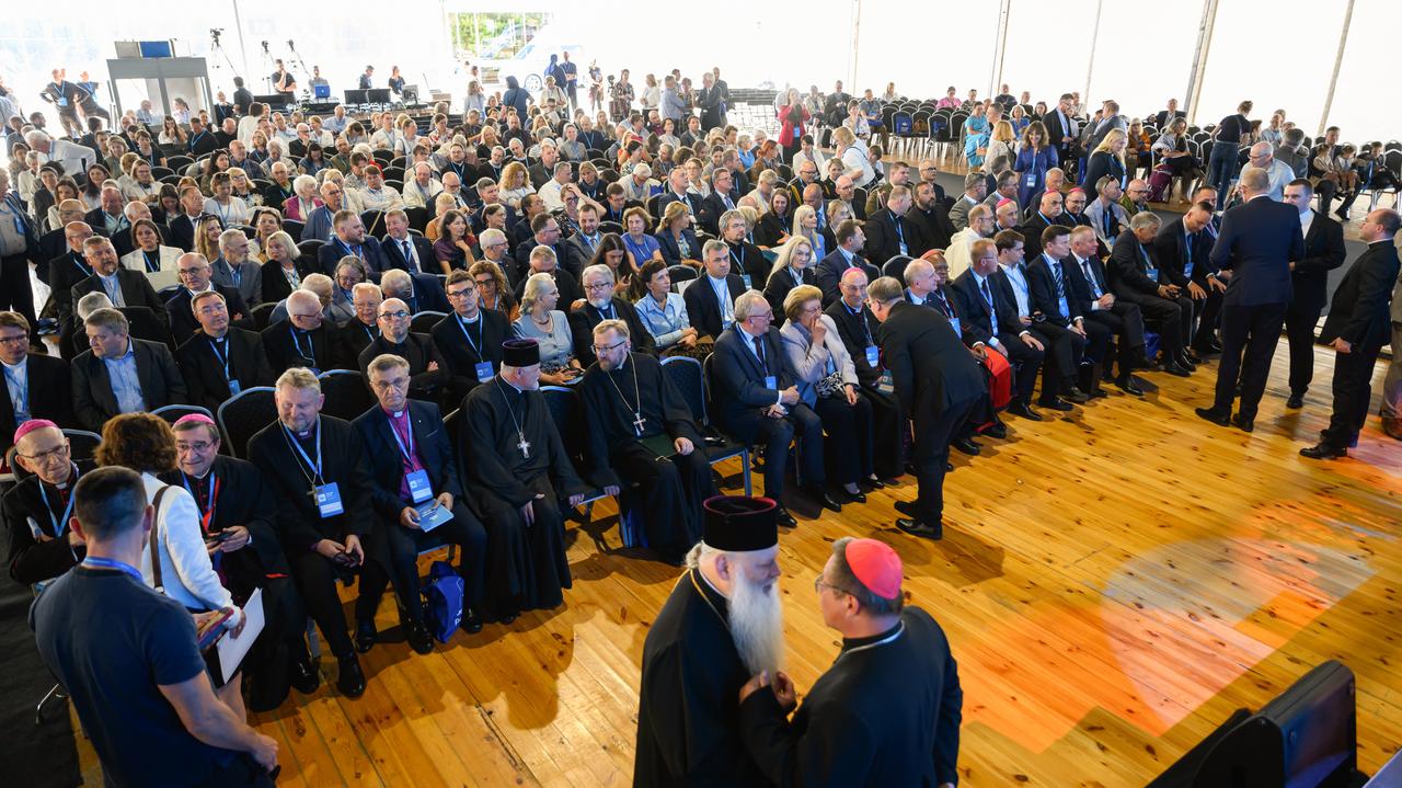 XII Zjazd Gnieźnieński o "odwadze pokoju". realizowane są spotkania, warsztaty i dyskusje