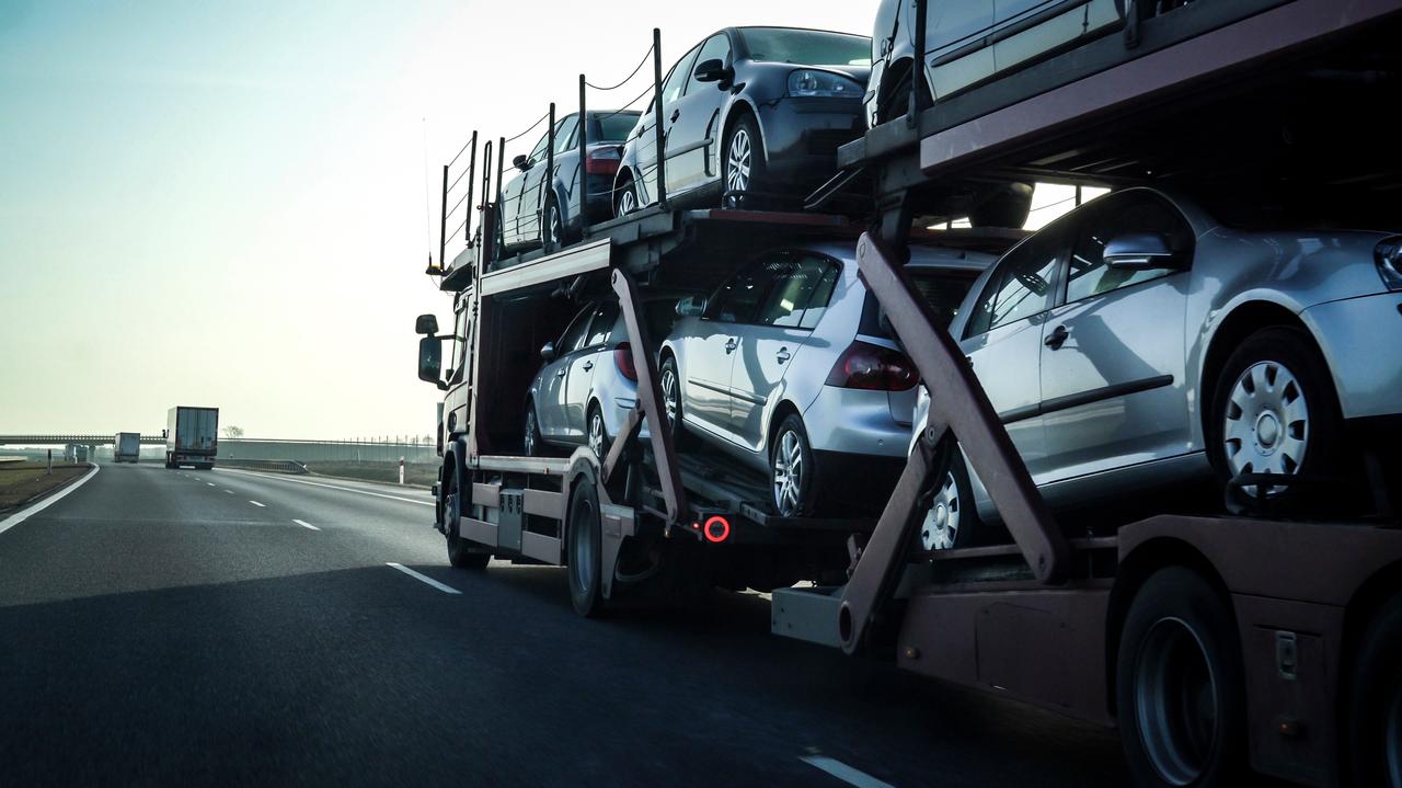 They sold cars to Russians. They will pay millions of zlotys in fines