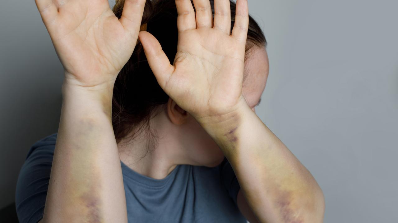 Mają szóstkę dzieci, była od niego zależna. Po dwóch latach nie wytrzymała