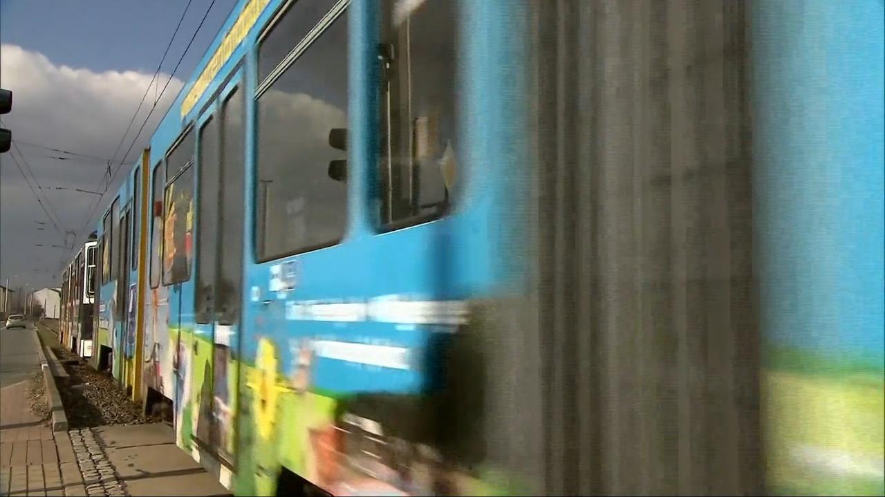 Kobieta w tramwaju oblana łatwopalną cieczą i podpalona