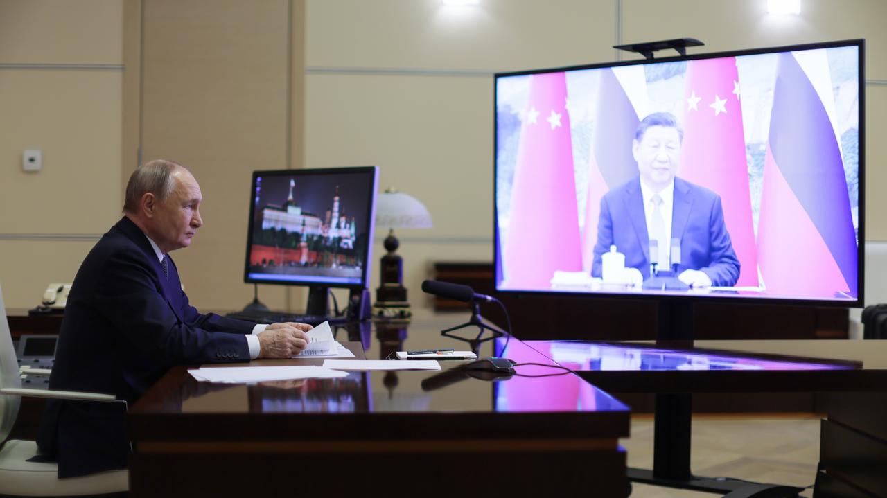 Godzinna rozmowa Putina z Xi. Mówili o 