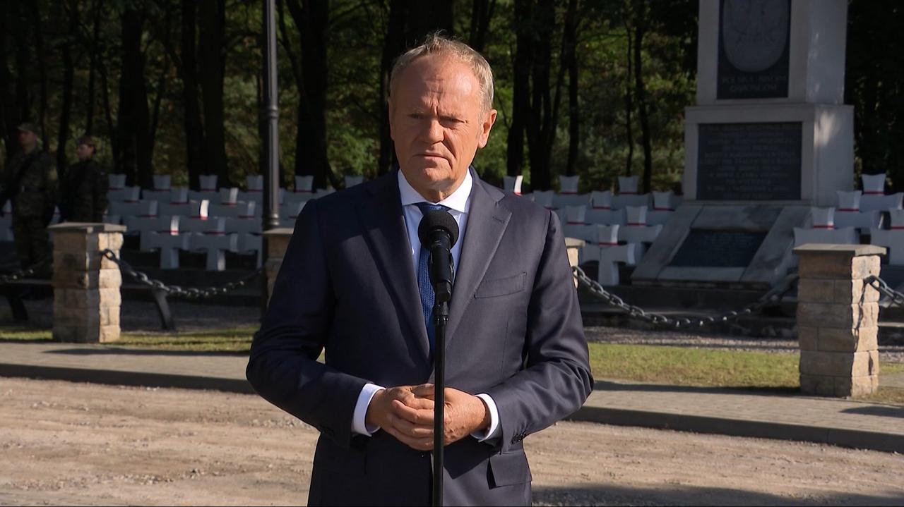 Tusk: żołnierz nie może spekulować, czy coś mu grozi za otwarcie ognia