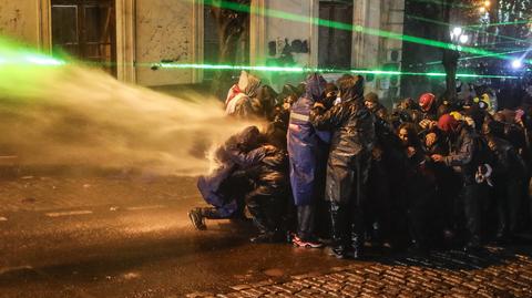 Starcia protestujących z policją w Tbilisi 