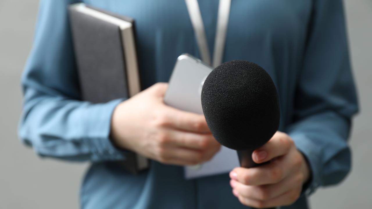 Przyjrzeli się mediom lokalnym. "Mierzą się z taką skrzeczącą rzeczywistością"