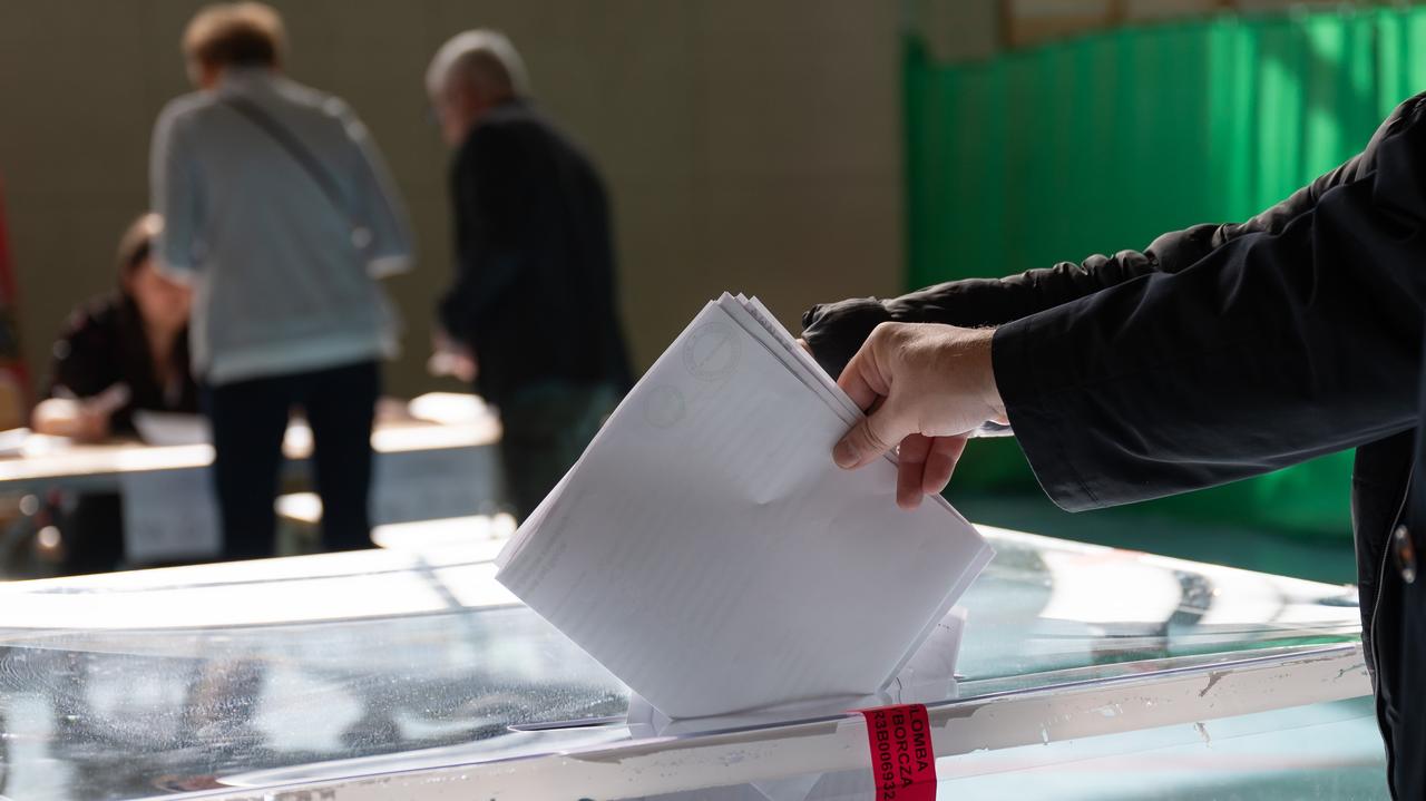 Spoliczkował kobietę, gdy rozwieszał plakaty. Został odwołany z komisji wyborczej