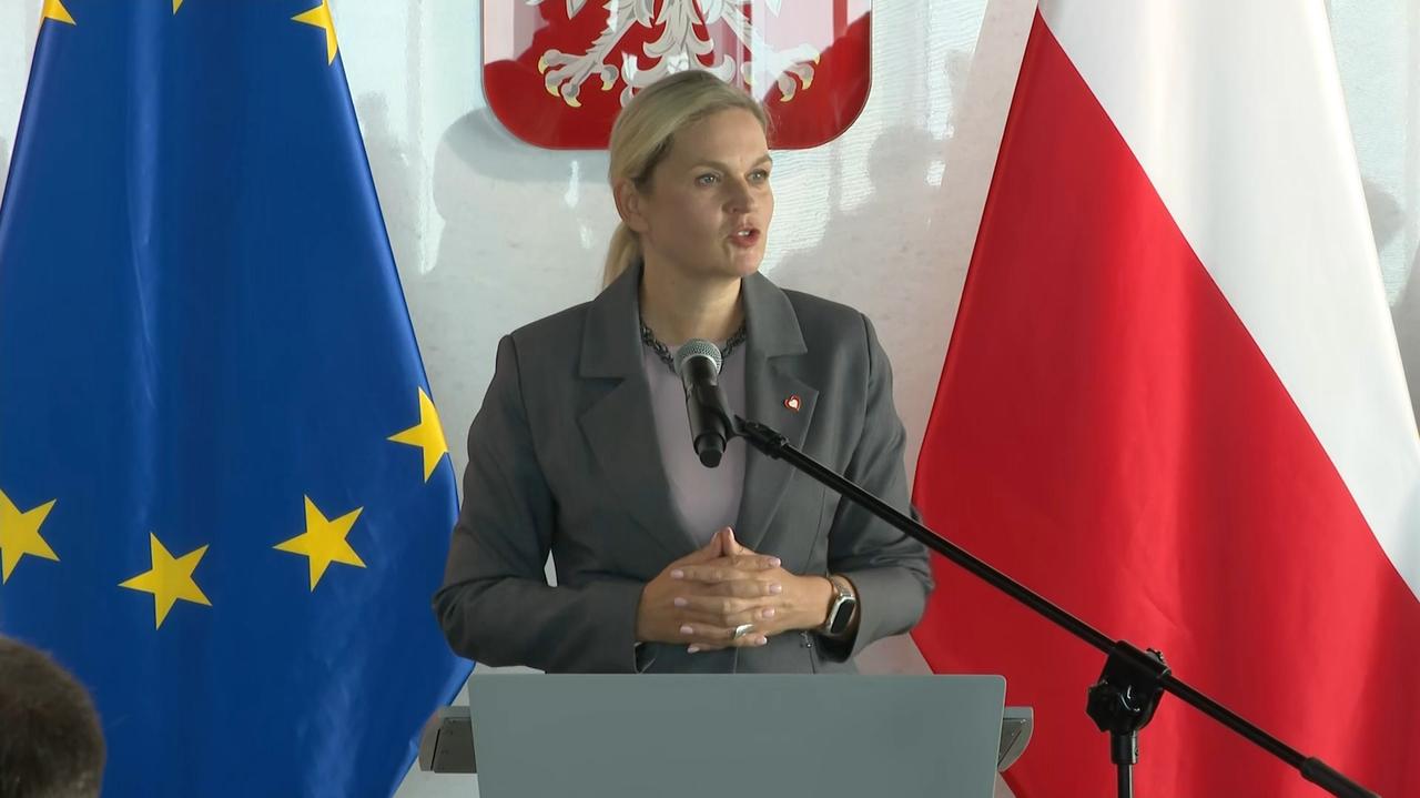 Ministra edukacji apeluje do rodziców, aby "dali szansę"