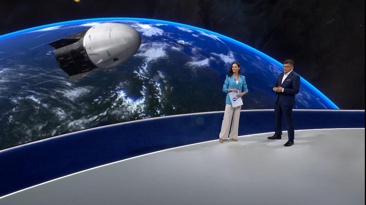 Tak nazwano kapsułę, w której lecą astronauci. 
