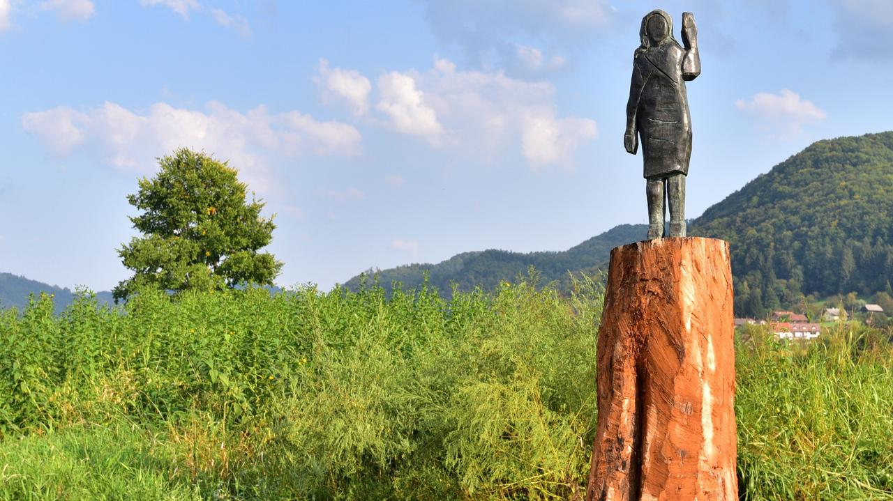 Melania Trump's statue stolen. Police are investigating