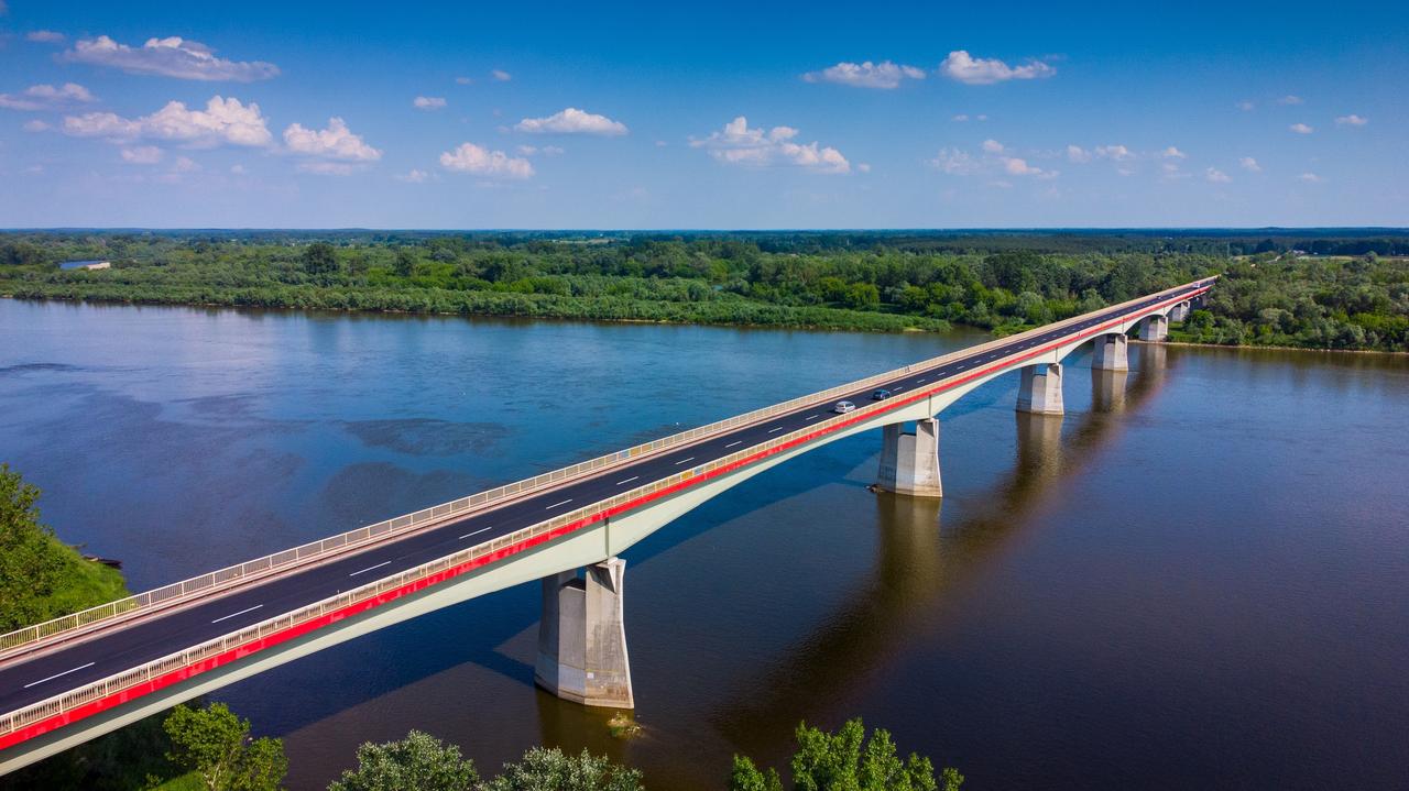 Śmiertelny wypadek na moście nad Wisłą. Droga zablokowana