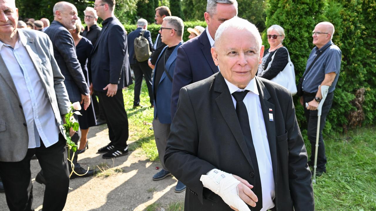 Prezes Jarosław Kaczyński z kontuzją. Znamy szczegóły