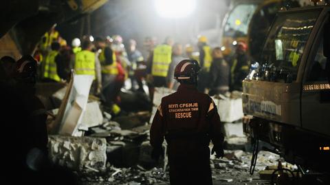 Dach dworca runął na przechodniów