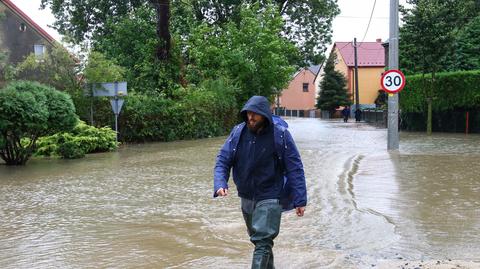  LUBRZA ZALANE ULICE WE WSI