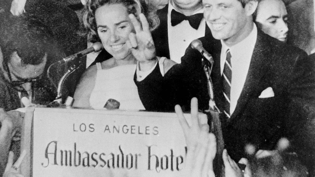 Zabójstwo Kennedy'ego. Odtajniono 229 plików z 10 tysiącami stron