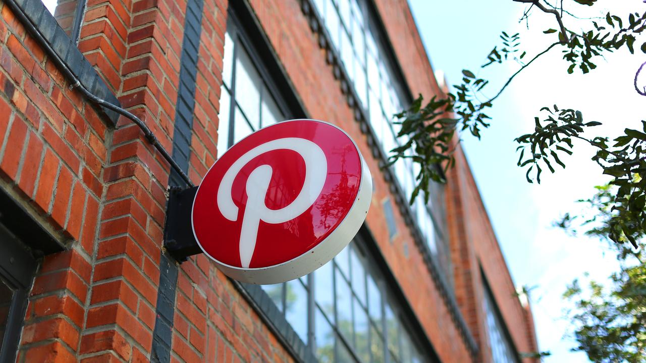 Wielka platforma tnie zatrudnienie. Stawiają na sztuczną inteligencję