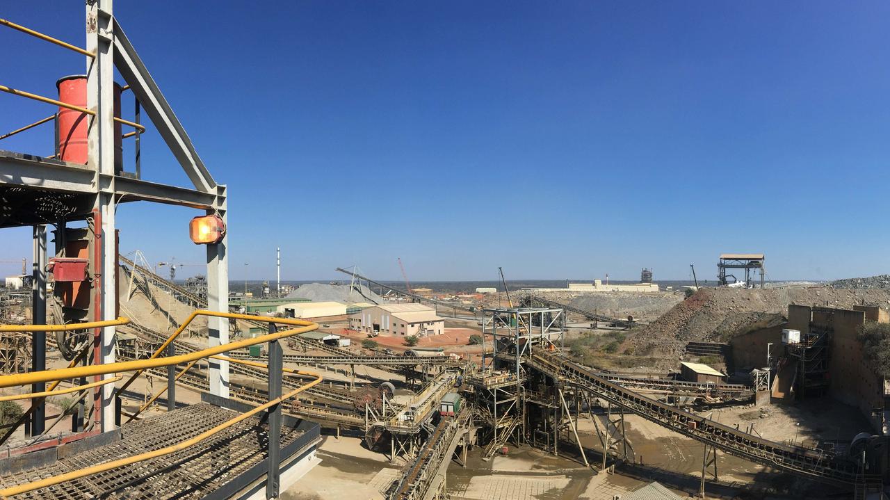 Masowe wymieranie ryb, woda niezdatna do picia. Żądają 80 miliardów dolarów