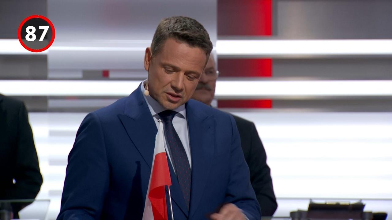Trzaskowski z flagą Nawrockiego. Co się stało, "gdy zgasły światła"